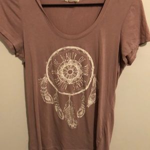 Short sleeve t-shirt with dream catcher and words